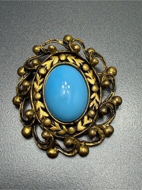 🙈2/$40 Vintage Victorian Gold Brooch with Turquoise Cabochon